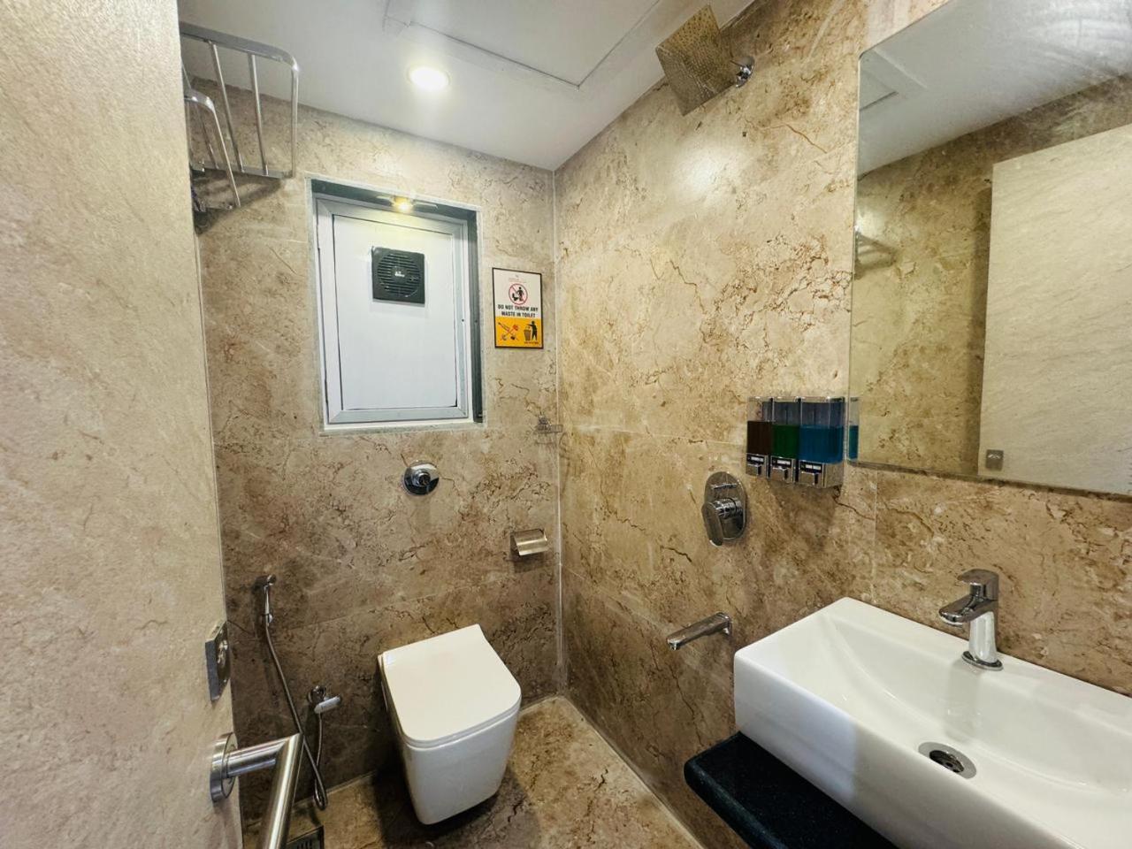 Hotel Windsor Castle 뭄바이 외부 사진